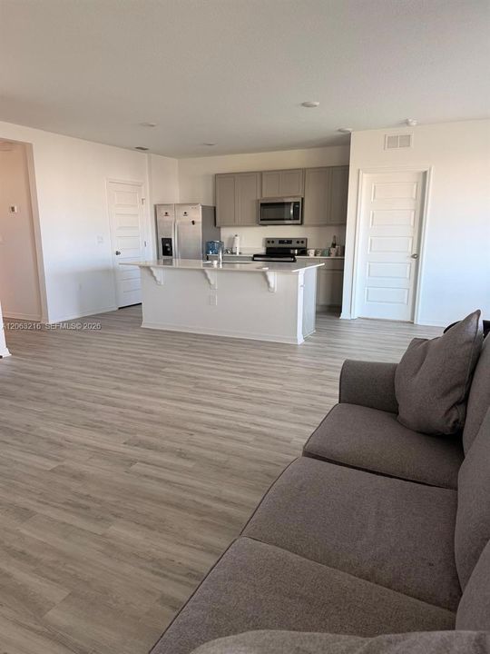 В аренду: $1,850 (3 спален, 2 ванн, 0 Квадратных фут)