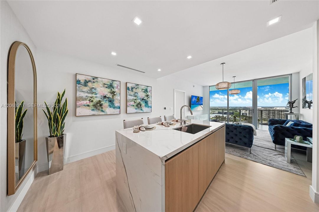 For Sale: $1,385,000 (1 beds, 1 baths, 962 Square Feet)