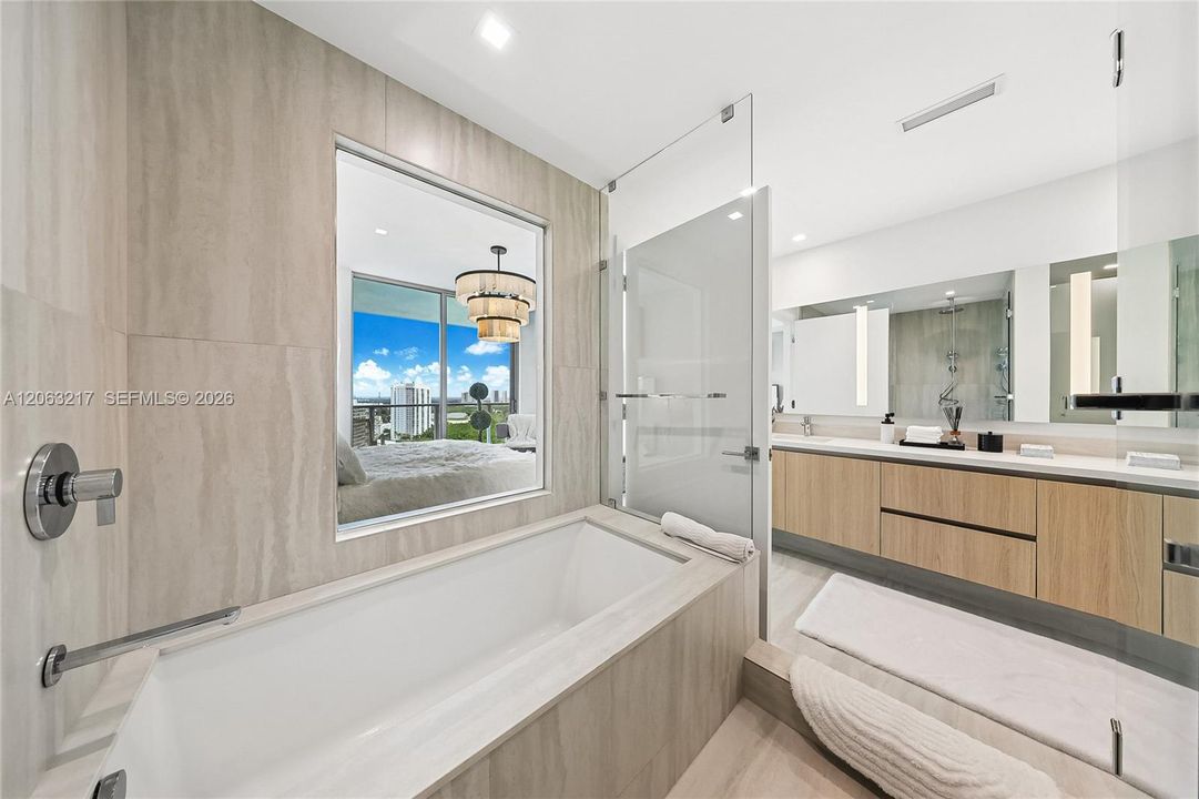 For Sale: $1,385,000 (1 beds, 1 baths, 962 Square Feet)