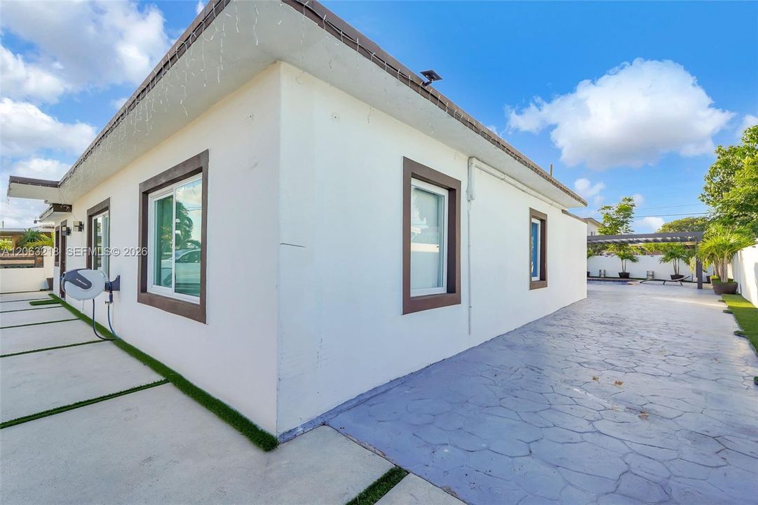 На продажу: $850,000 (3 спален, 2 ванн, 1629 Квадратных фут)