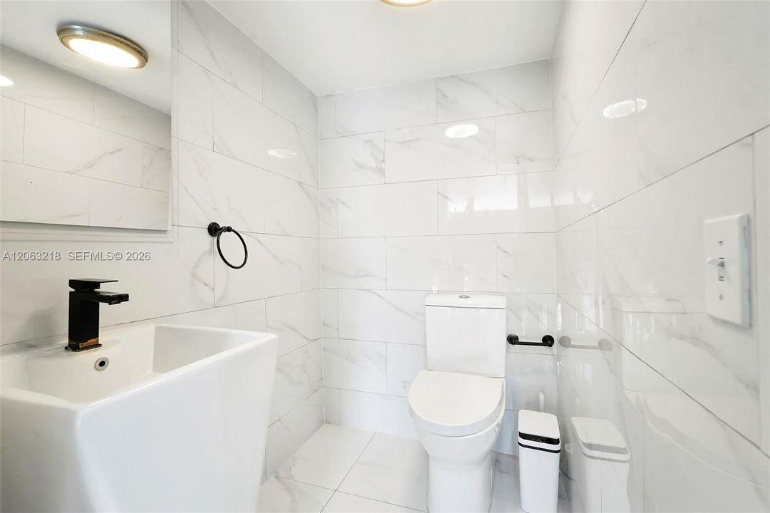 На продажу: $850,000 (3 спален, 2 ванн, 1629 Квадратных фут)