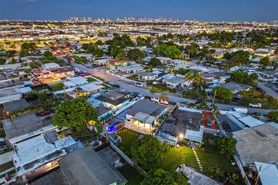 На продажу: $850,000 (3 спален, 2 ванн, 1629 Квадратных фут)