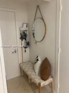 Под контрактом: $2,950 (1 спален, 1 ванн, 968 Квадратных фут)