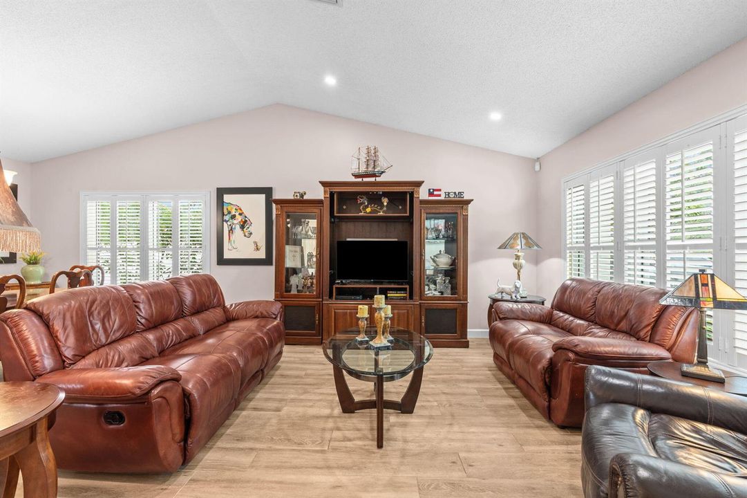 8-web-or-mls-1491 NW 99th Ave, Plantatio