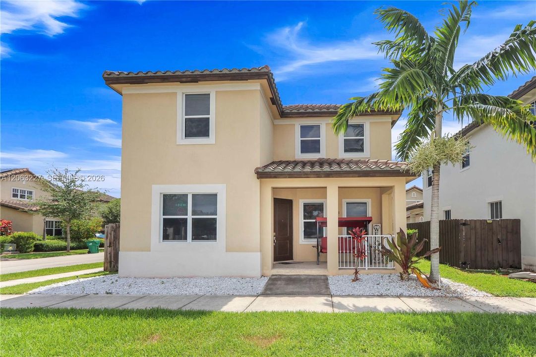En Venta: $535,000 (4 camas, 2 baños, 2262 Pies cuadrados)