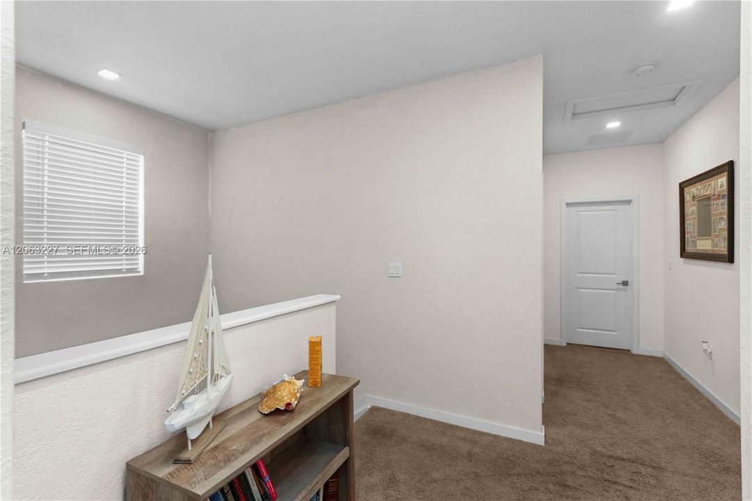 En Venta: $535,000 (4 camas, 2 baños, 2262 Pies cuadrados)