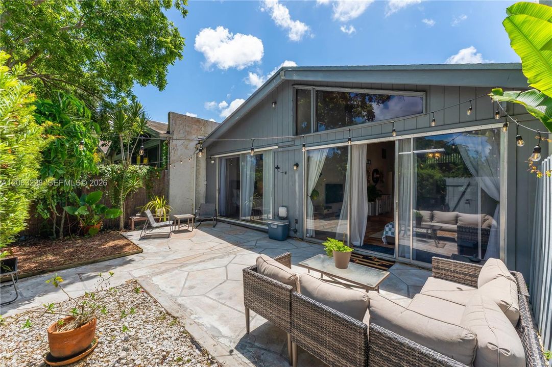 Huge patio perfect for entertaining!