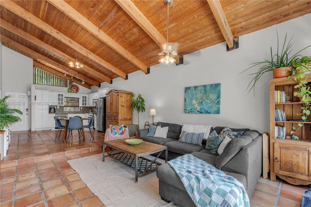 For Sale: $489,000 (2 beds, 2 baths, 1080 Square Feet)