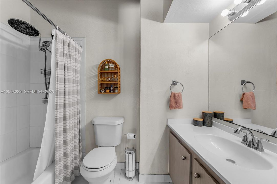 For Sale: $489,000 (2 beds, 2 baths, 1080 Square Feet)
