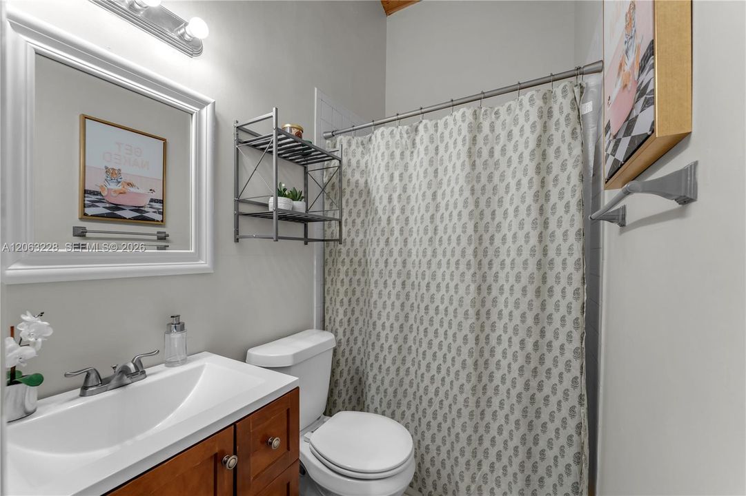 For Sale: $489,000 (2 beds, 2 baths, 1080 Square Feet)