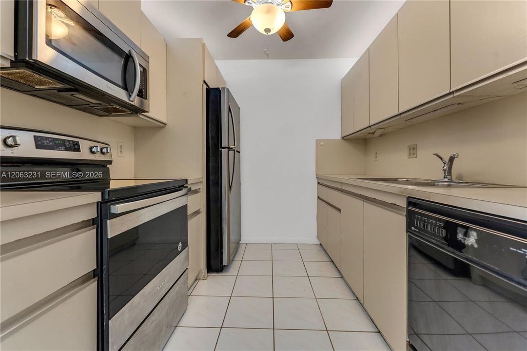 На продажу: $85,000 (1 спален, 1 ванн, 861 Квадратных фут)