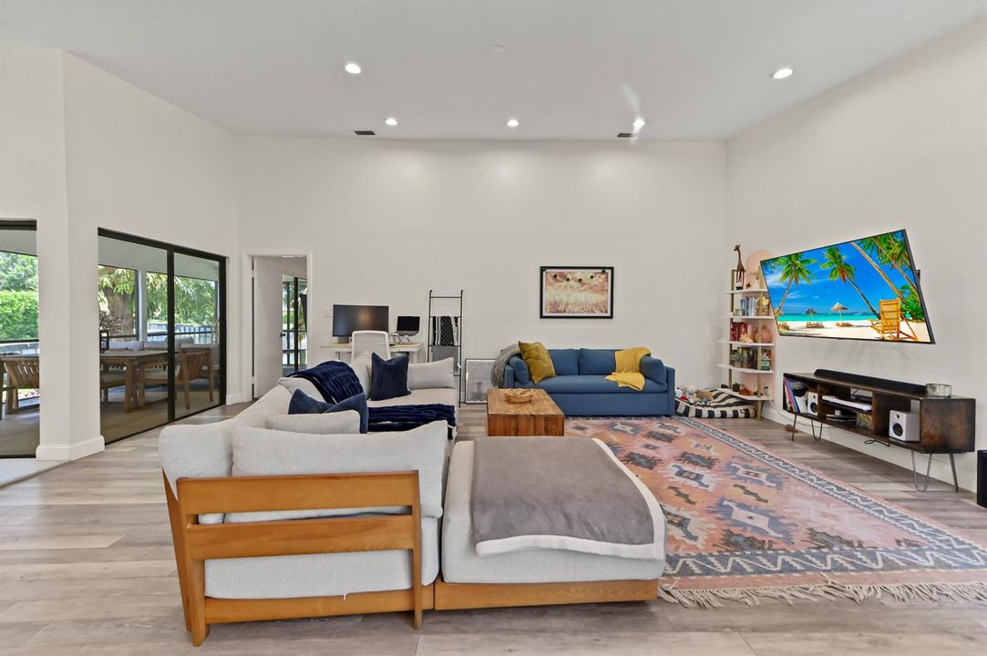 08 Living Room 05