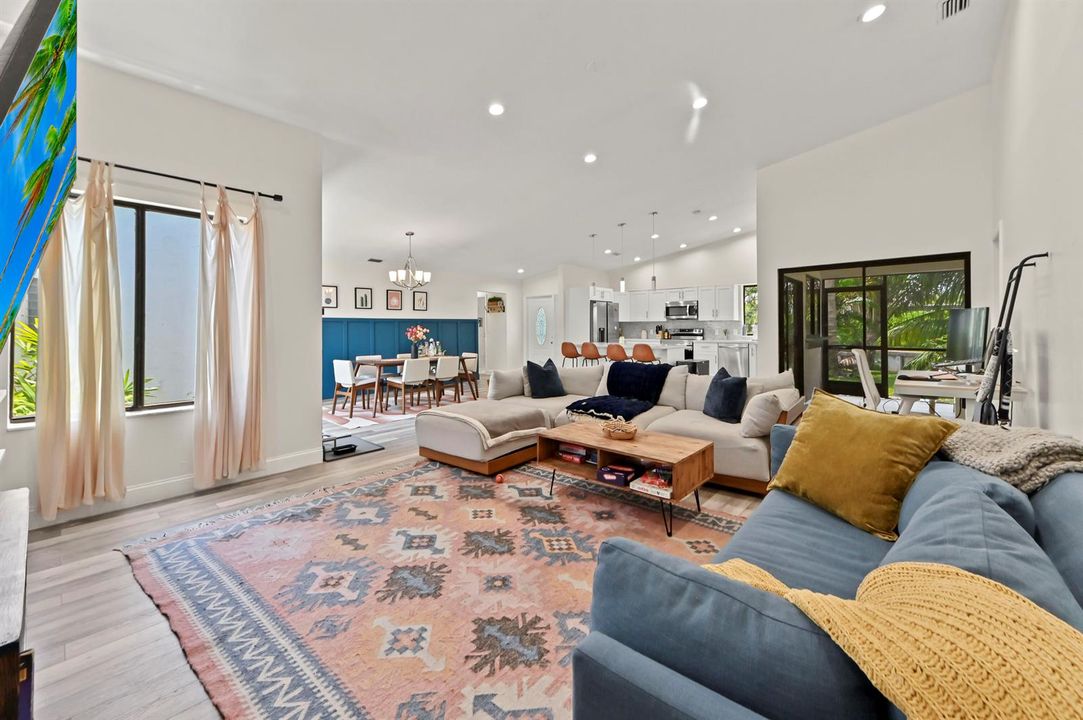 11 Living Room 08