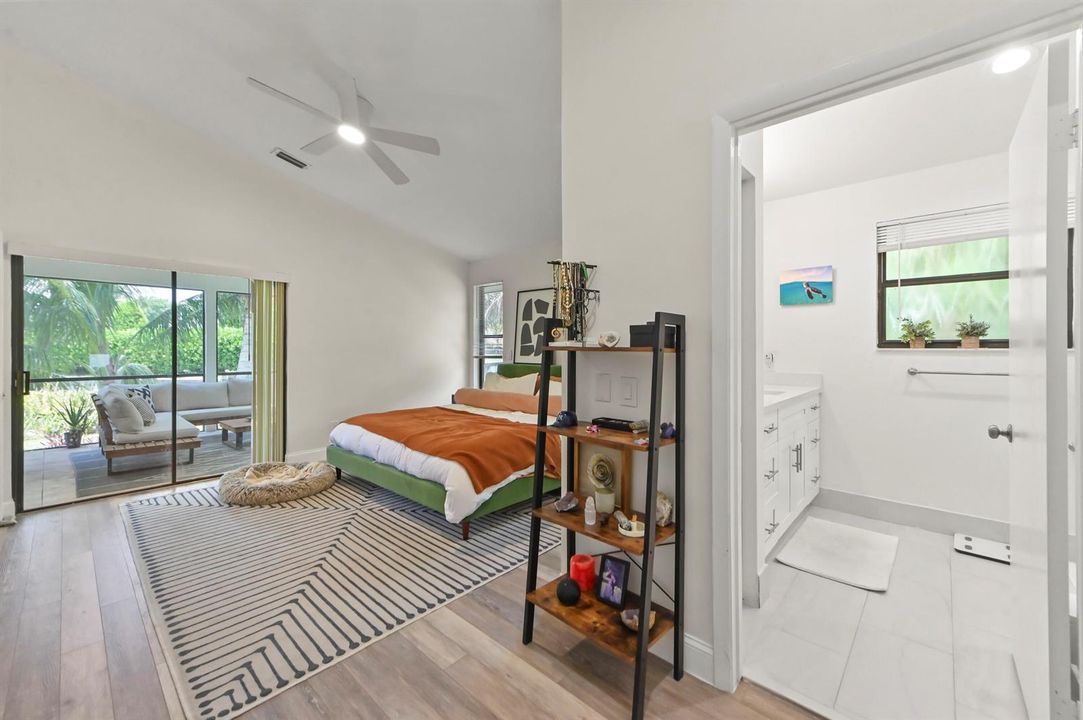 25 Bedroom 06