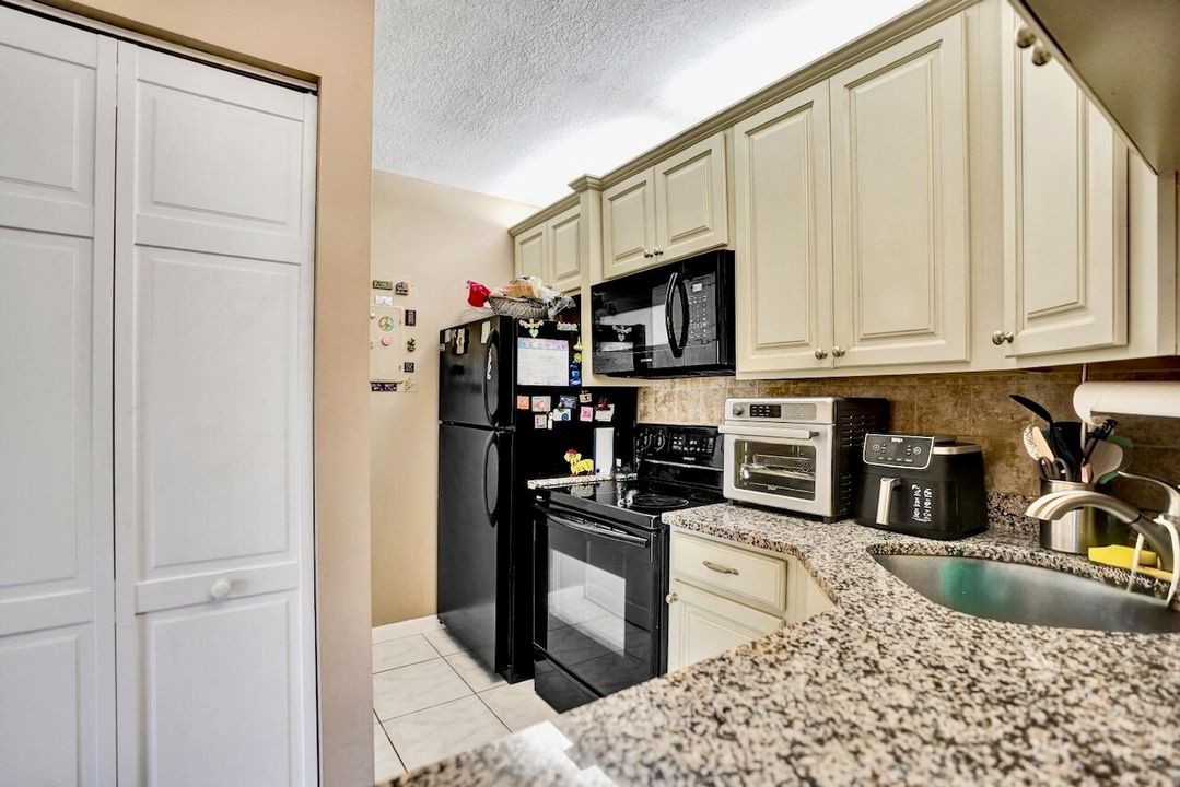 608 Sea Pine Way - 15