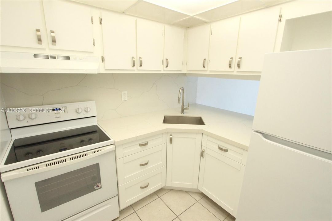 For Rent: $1,750 (1 beds, 1 baths, 598 Square Feet)