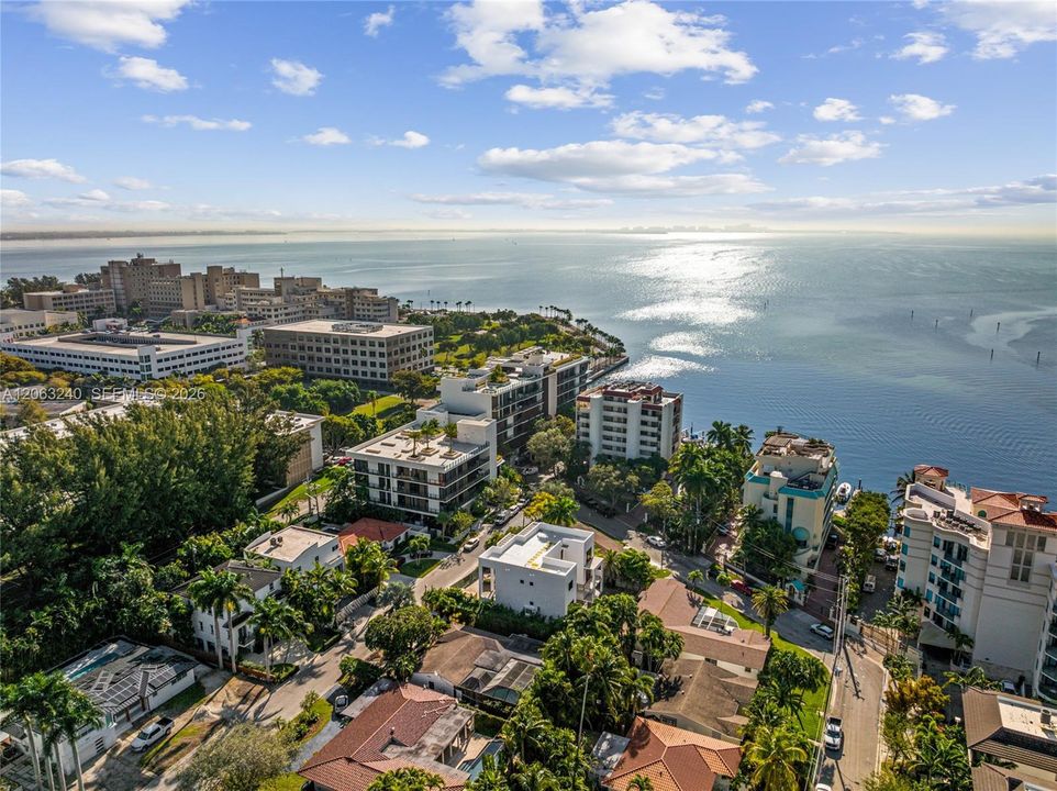 На продажу: $5,250,000 (4 спален, 5 ванн, 3886 Квадратных фут)