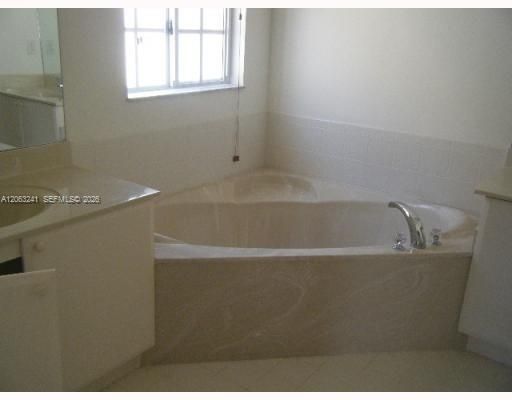 В аренду: $4,650 (5 спален, 4 ванн, 2740 Квадратных фут)