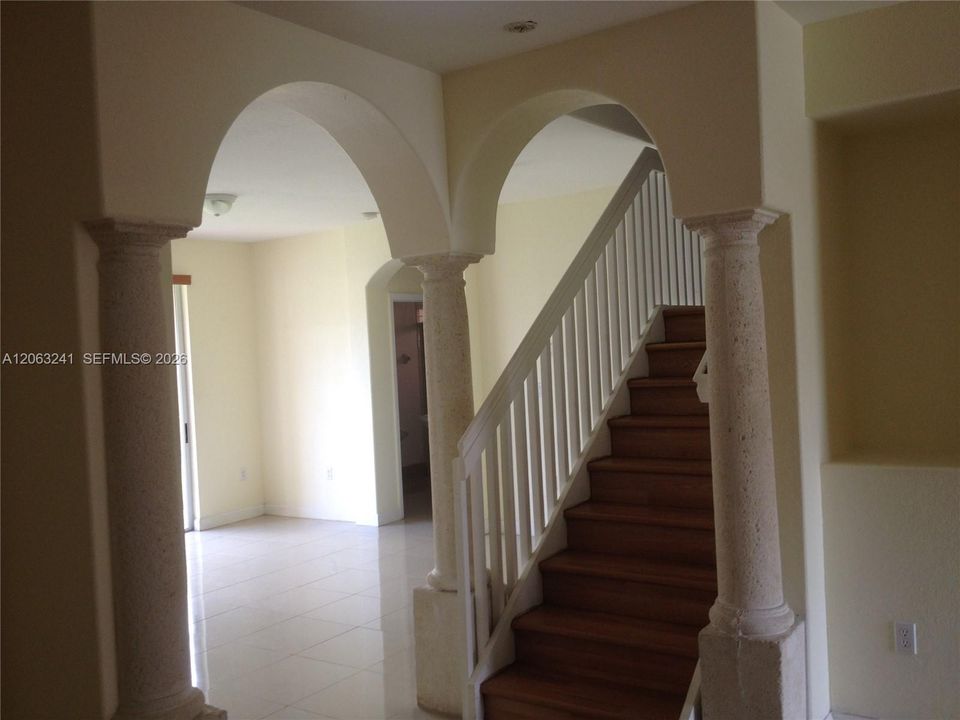 В аренду: $4,650 (5 спален, 4 ванн, 2740 Квадратных фут)