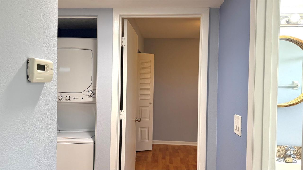 32 - Laundry_Hallway