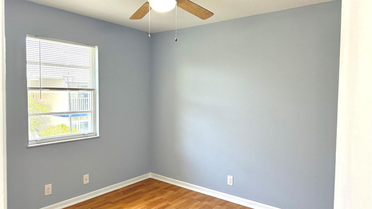34 - Guest Bedroom (2)