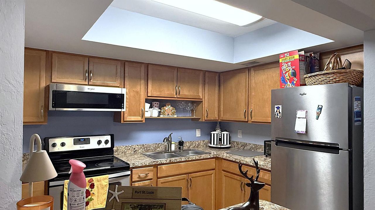 11 - Kitchen