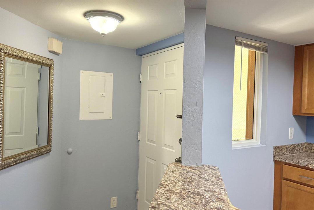 8 - Foyer