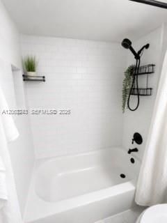 For Sale: $230,000 (1 beds, 1 baths, 813 Square Feet)