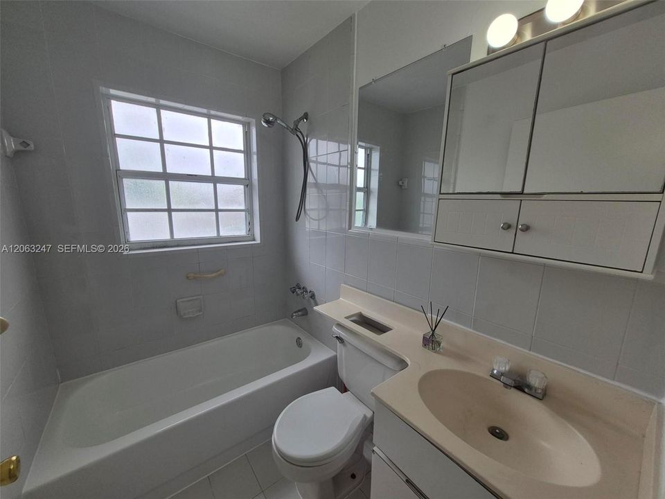 For Rent: $2,000 (2 beds, 1 baths, 0 Square Feet)