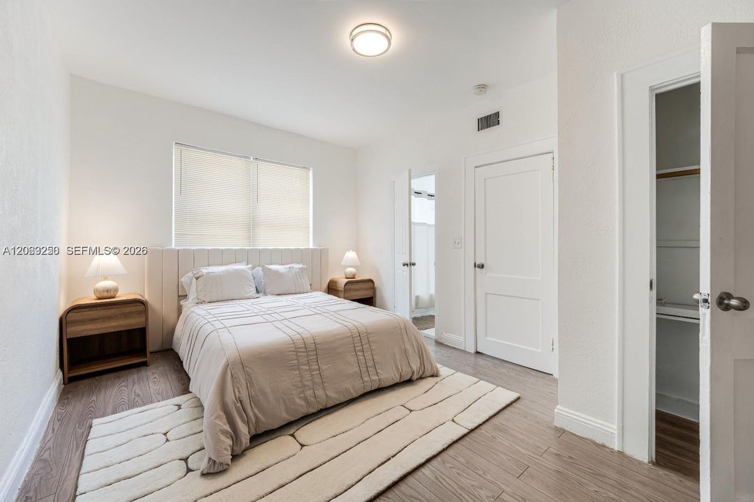 For Rent: $1,900 (2 beds, 1 baths, 800 Square Feet)