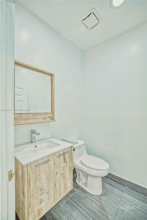 В аренду: $4,990 (3 спален, 2 ванн, 1692 Квадратных фут)