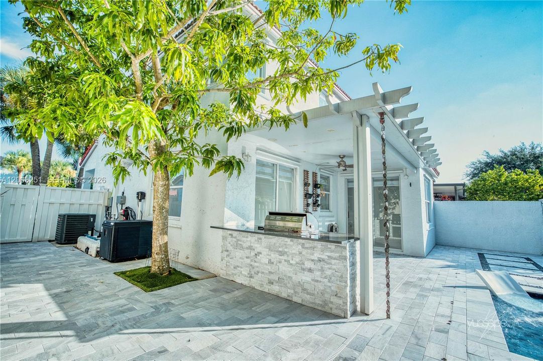 В аренду: $4,990 (3 спален, 2 ванн, 1692 Квадратных фут)