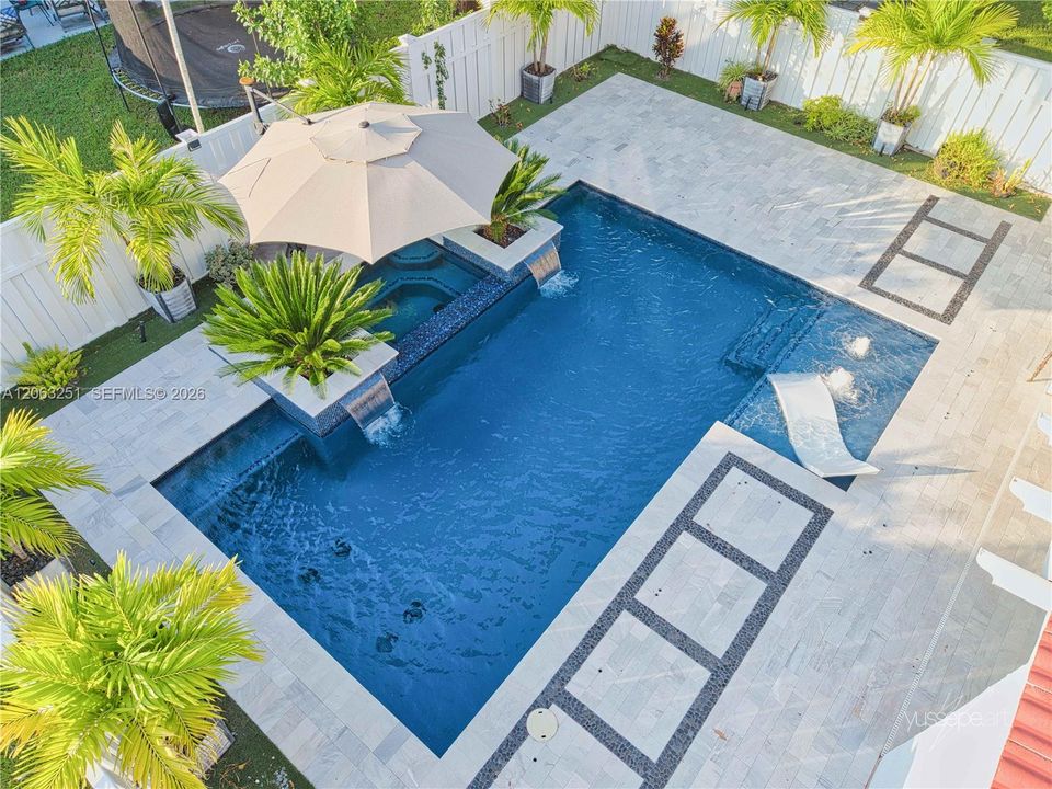 В аренду: $4,990 (3 спален, 2 ванн, 1692 Квадратных фут)