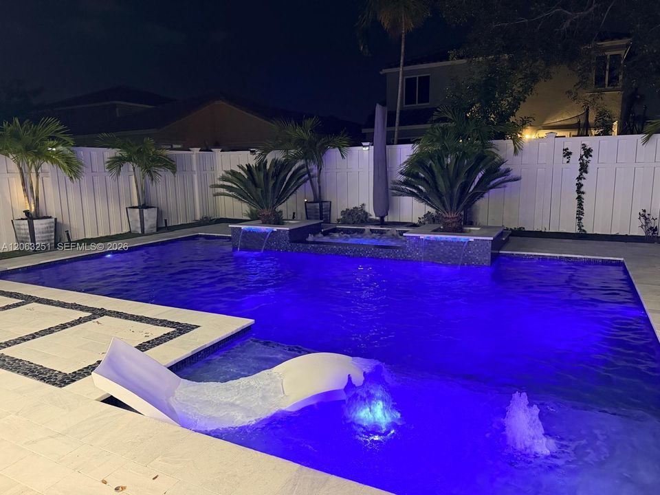 В аренду: $4,990 (3 спален, 2 ванн, 1692 Квадратных фут)
