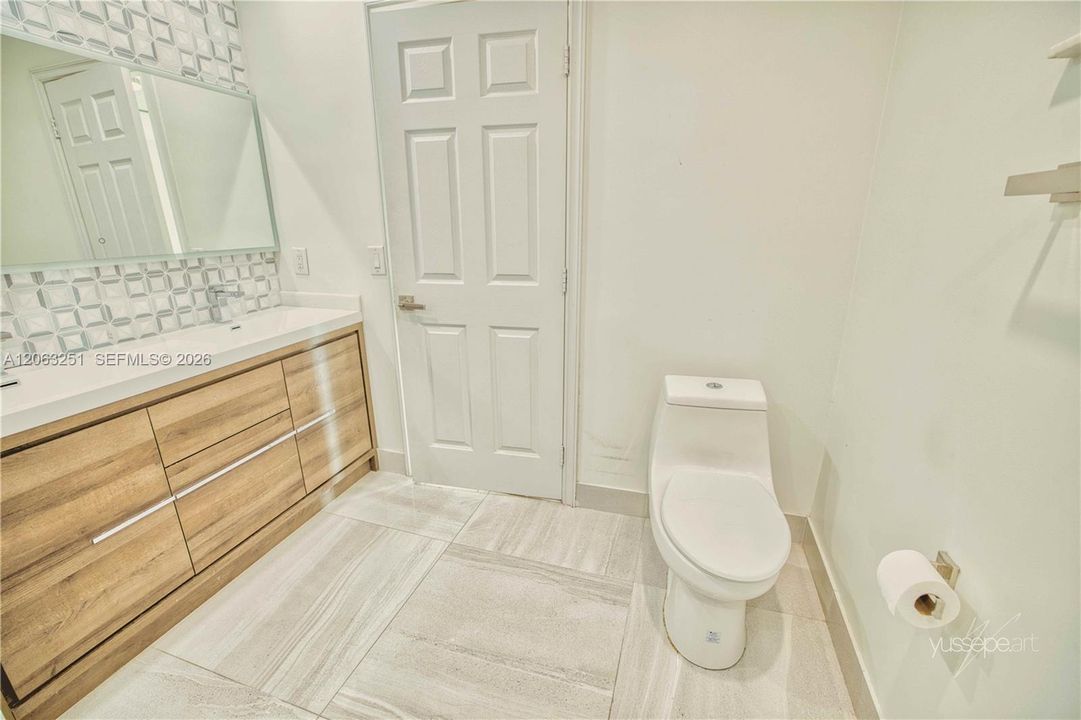 В аренду: $4,990 (3 спален, 2 ванн, 1692 Квадратных фут)