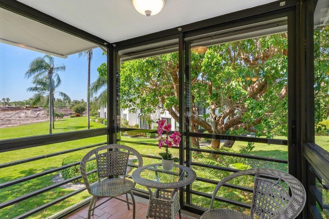 Dining area Corner porch