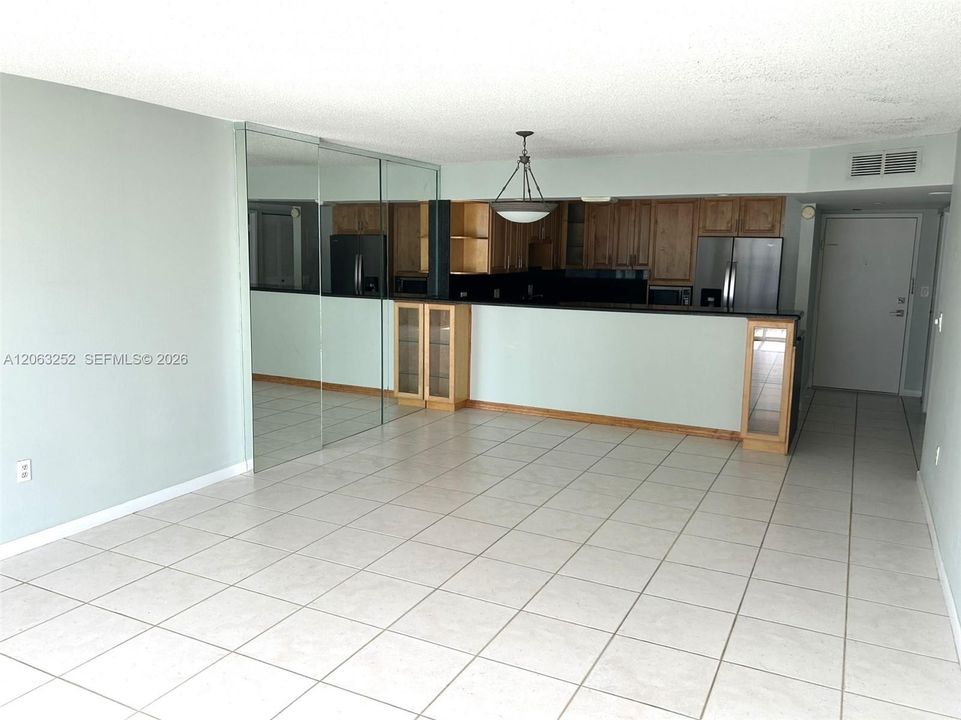 En Venta: $197,500 (1 camas, 1 baños, 1066 Pies cuadrados)
