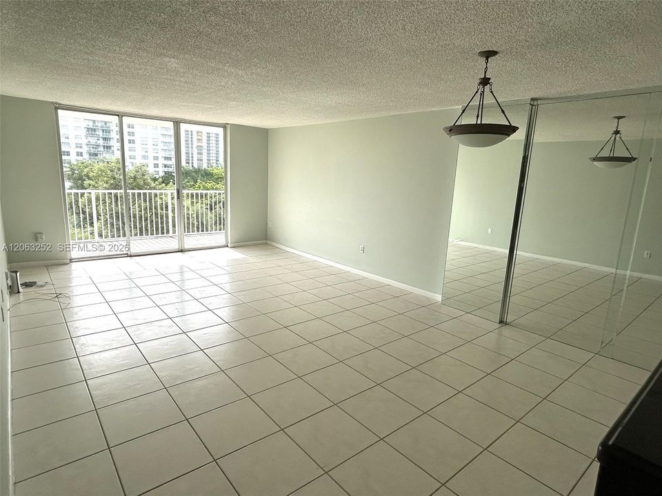 En Venta: $197,500 (1 camas, 1 baños, 1066 Pies cuadrados)
