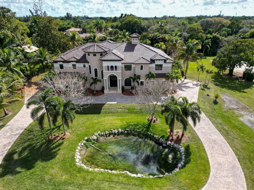 На продажу: $3,575,000 (6 спален, 6 ванн, 0 Квадратных фут)