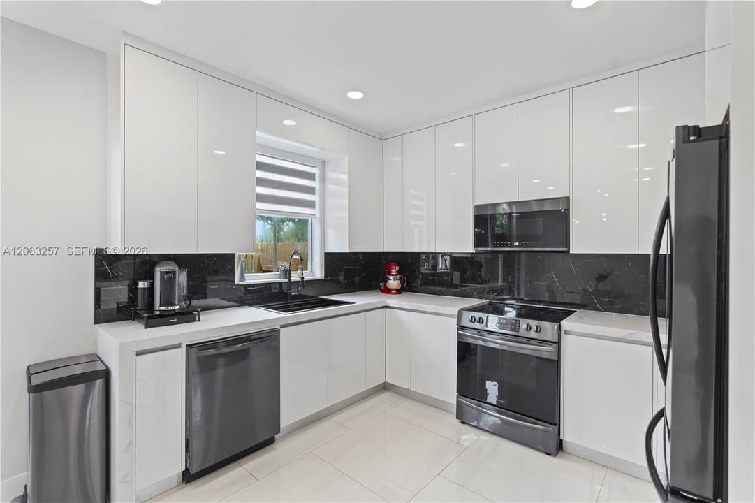 В аренду: $3,650 (2 спален, 2 ванн, 1491 Квадратных фут)