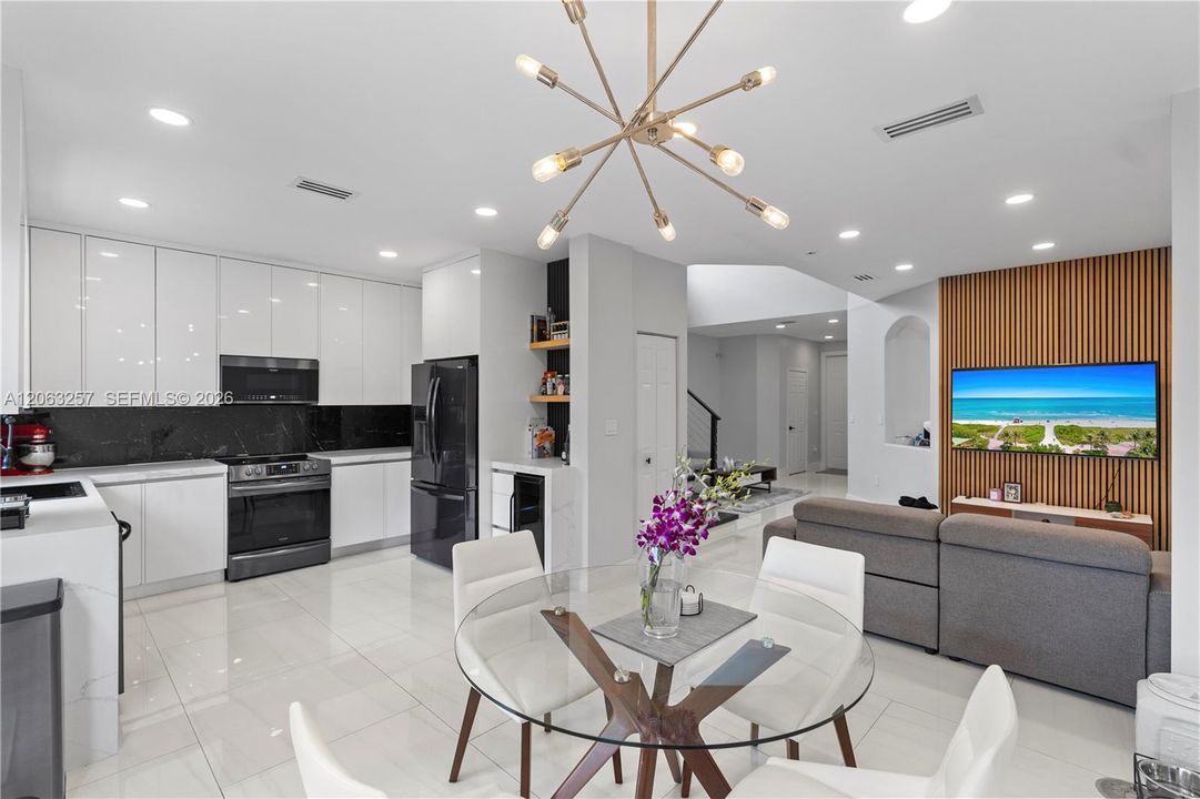 В аренду: $3,650 (2 спален, 2 ванн, 1491 Квадратных фут)