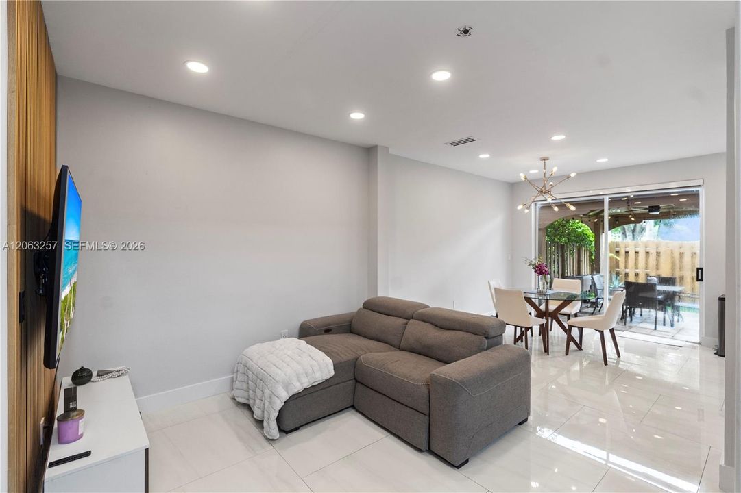 В аренду: $3,650 (2 спален, 2 ванн, 1491 Квадратных фут)