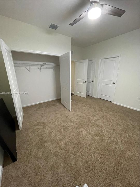 For Rent: $1,650 (1 beds, 1 baths, 2944 Square Feet)