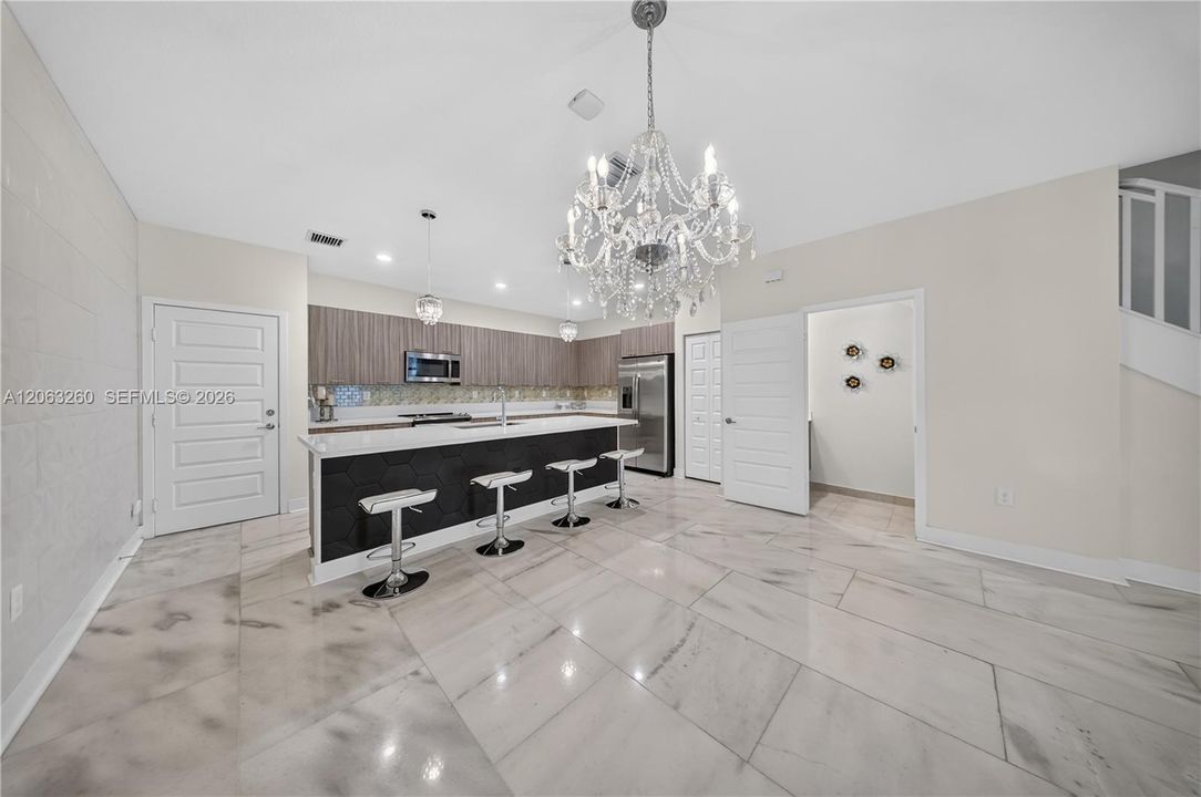 На продажу: $750,000 (4 спален, 2 ванн, 1652 Квадратных фут)