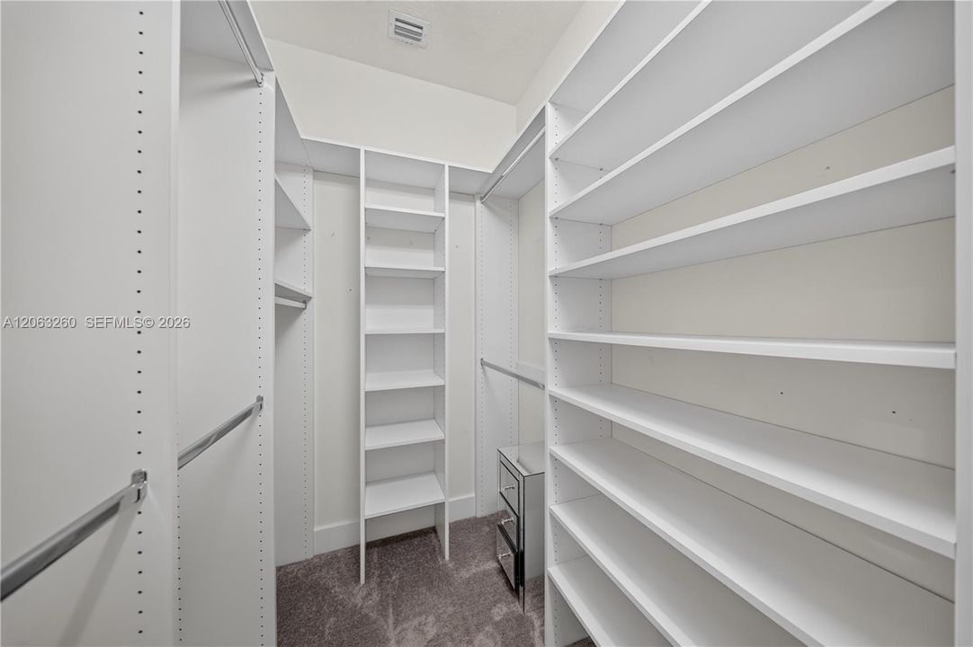 На продажу: $750,000 (4 спален, 2 ванн, 1652 Квадратных фут)