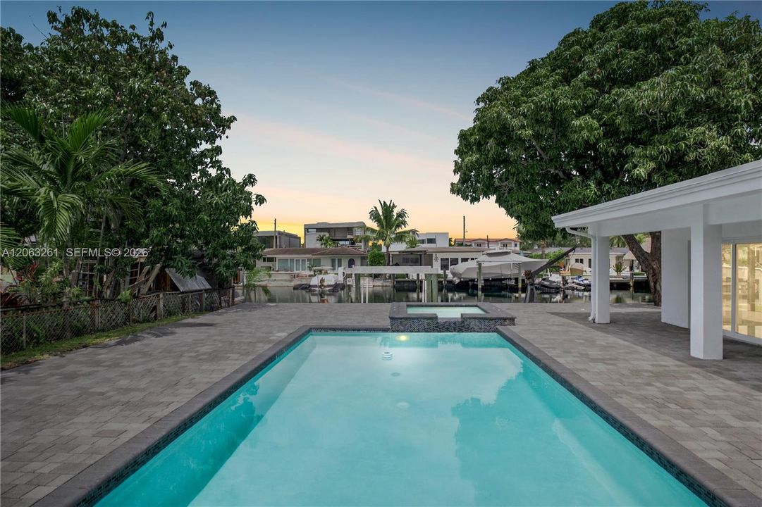 For Sale: $3,500,000 (3 beds, 3 baths, 2760 Square Feet)