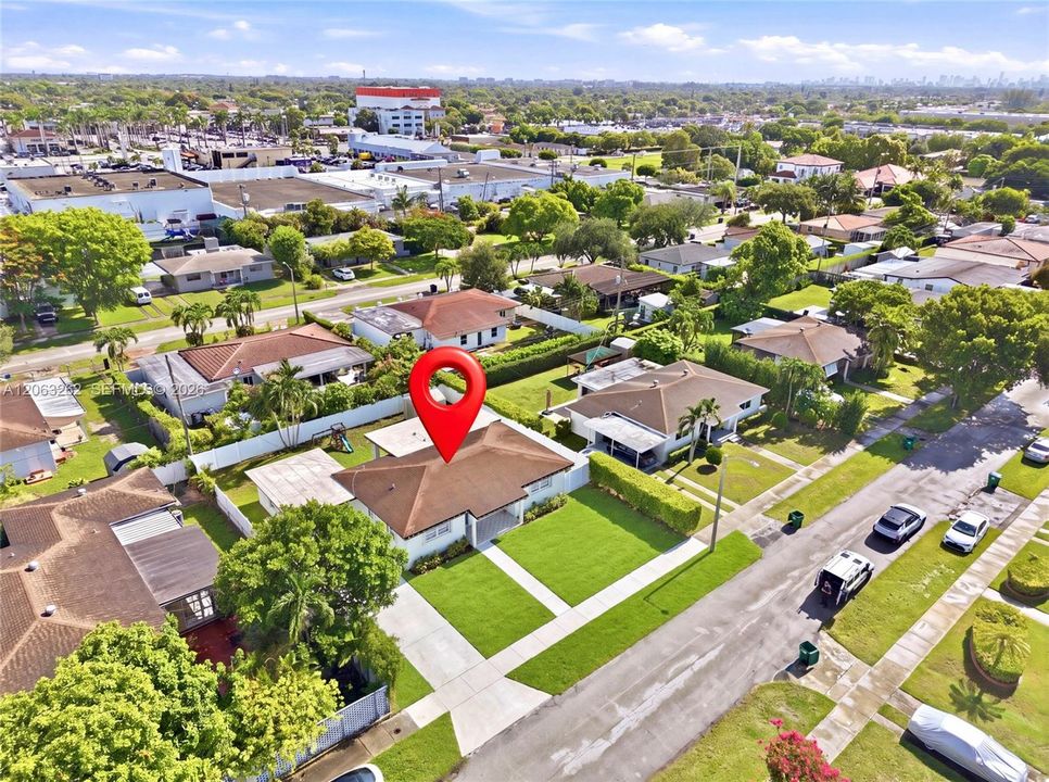 На продажу: $820,000 (4 спален, 2 ванн, 1779 Квадратных фут)