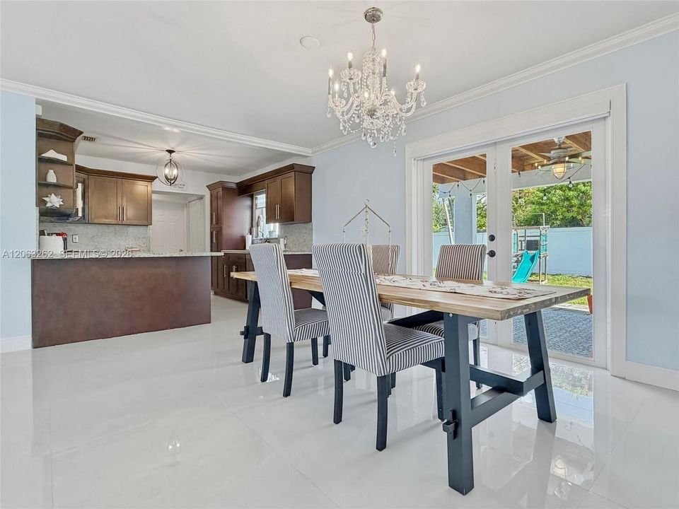 На продажу: $820,000 (4 спален, 2 ванн, 1779 Квадратных фут)