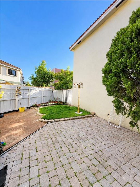 На продажу: $480,000 (3 спален, 2 ванн, 1600 Квадратных фут)