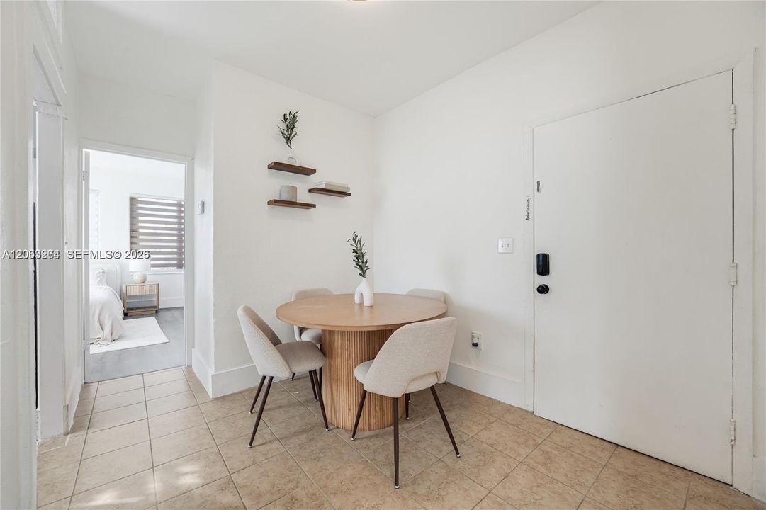 В аренду: $1,850 (2 спален, 1 ванн, 800 Квадратных фут)